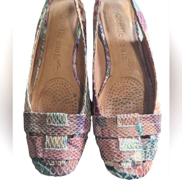 Gentle Souls It's so fun multicolor floral leather flat closed toe sandals 5.5 - Picture 4 of 7